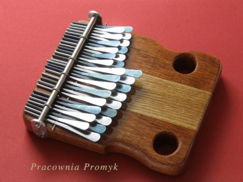Instrument kalimba-chromatic- 684