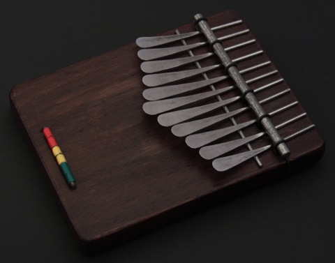 Instrument kalimba- 127