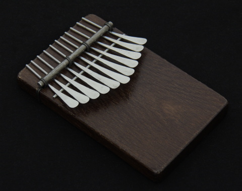 Instrument kalimba- 252