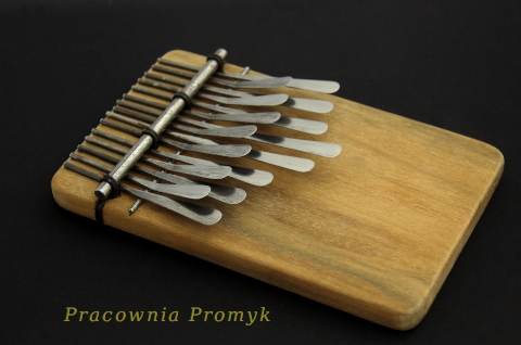 Instrument karimba- 672
