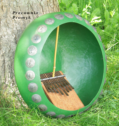 Instrument karimba-i-rezonator- 528