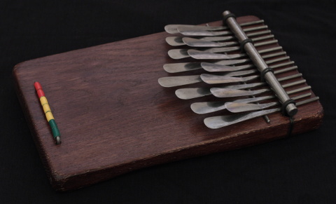 Instrument karimba 176