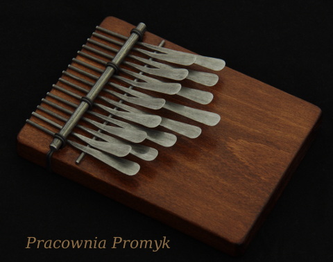 Instrument karimba 241