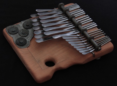 Instrument mbira 136