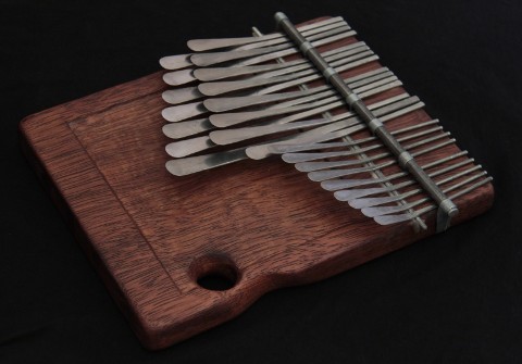 Instrument mbira 137