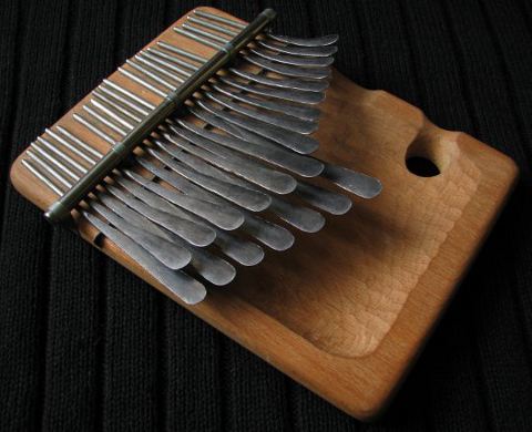 Instrument mbira 16