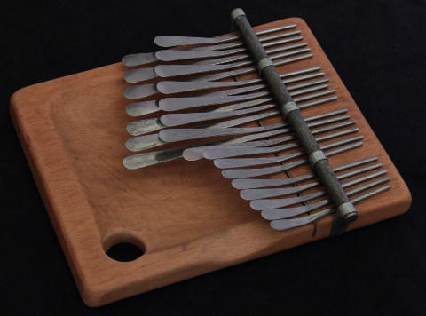 Instrument mbira 171