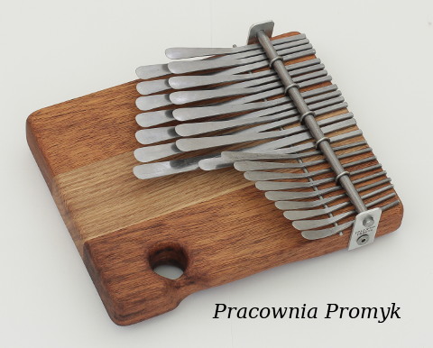 Instrument mbira 222