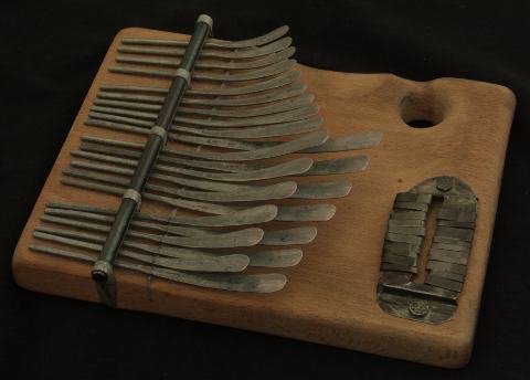 Instrument mbira 72